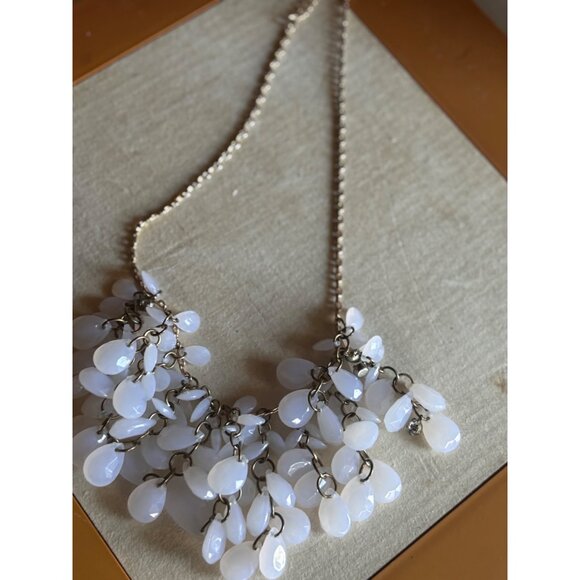 vintage Natasha White Teardrop Cluster Statement Necklace By Natasha Gold-Tone C - Picture 8 of 15